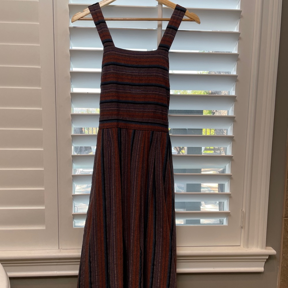 Cute apron style dress.